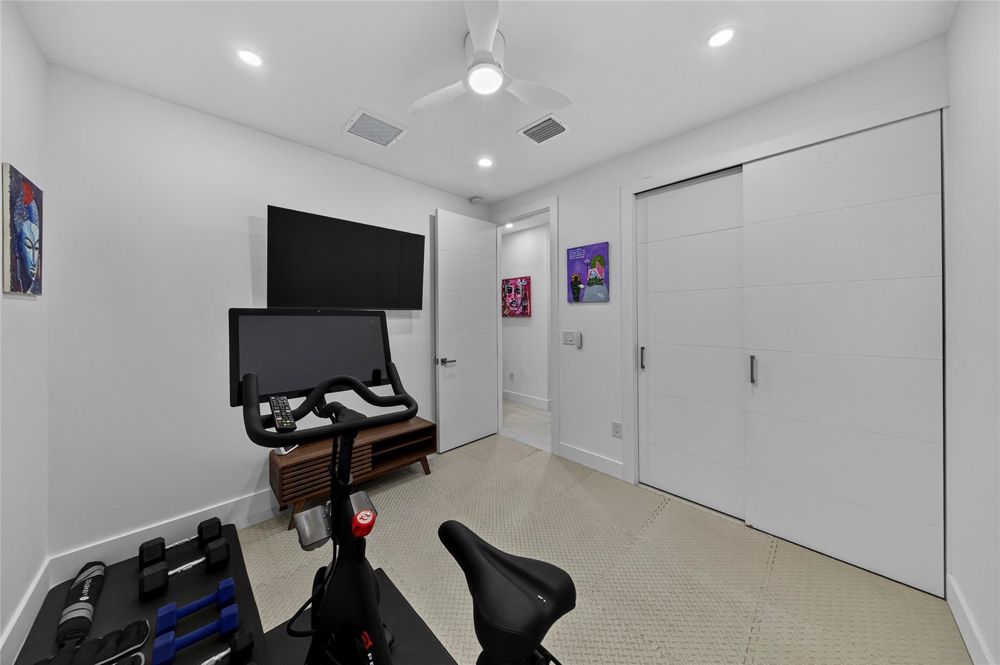 Petite - Residential