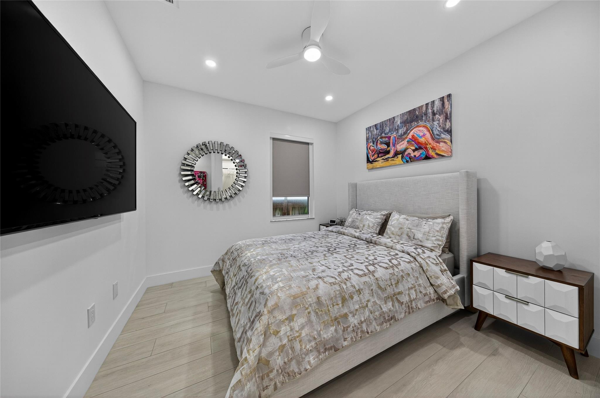 Petite - Residential