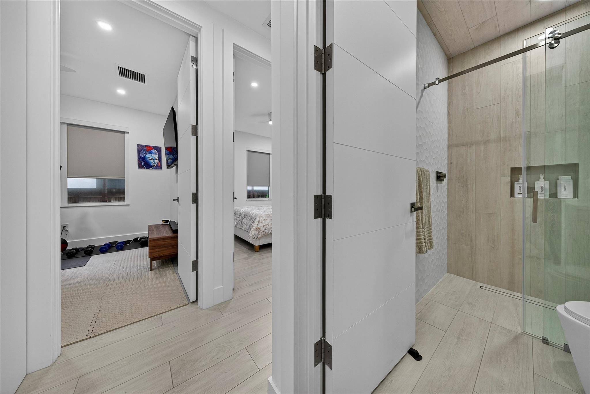 Petite - Residential