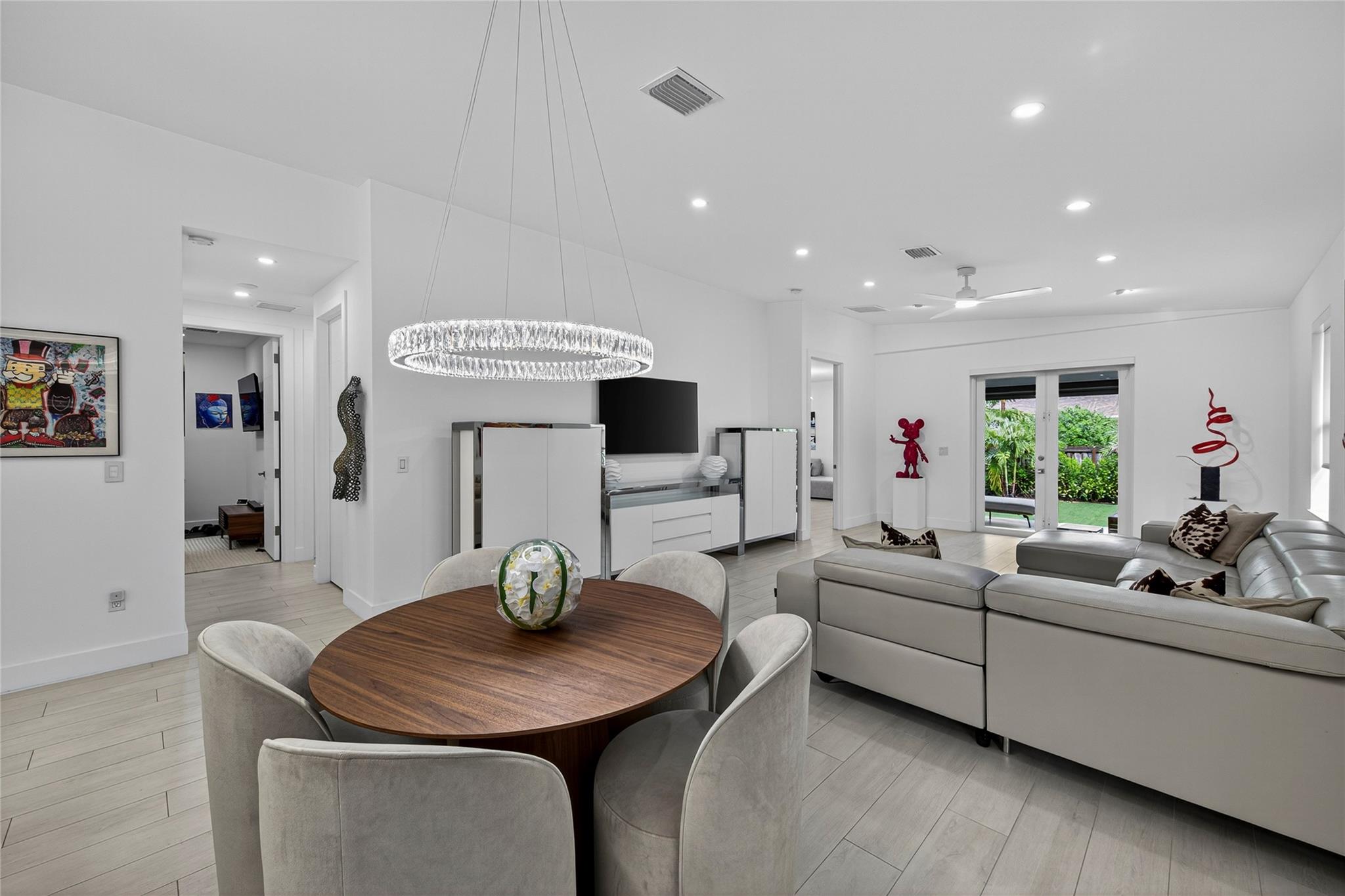 Petite - Residential