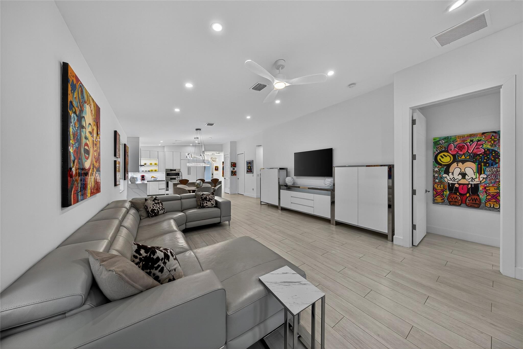 Petite - Residential