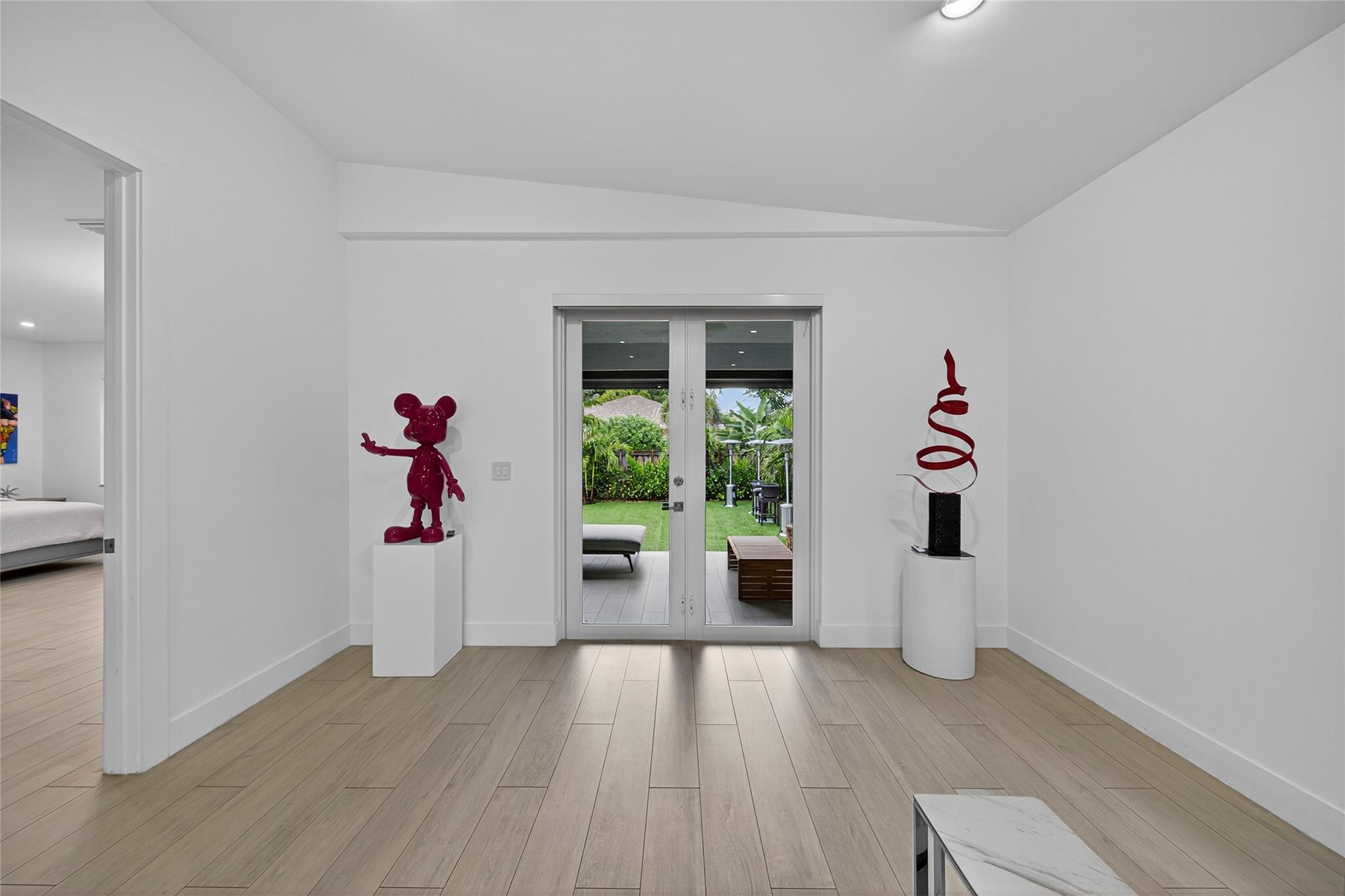 Petite - Residential