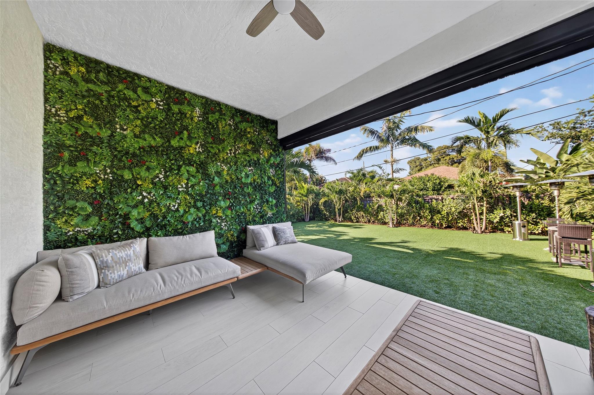 Petite - Residential