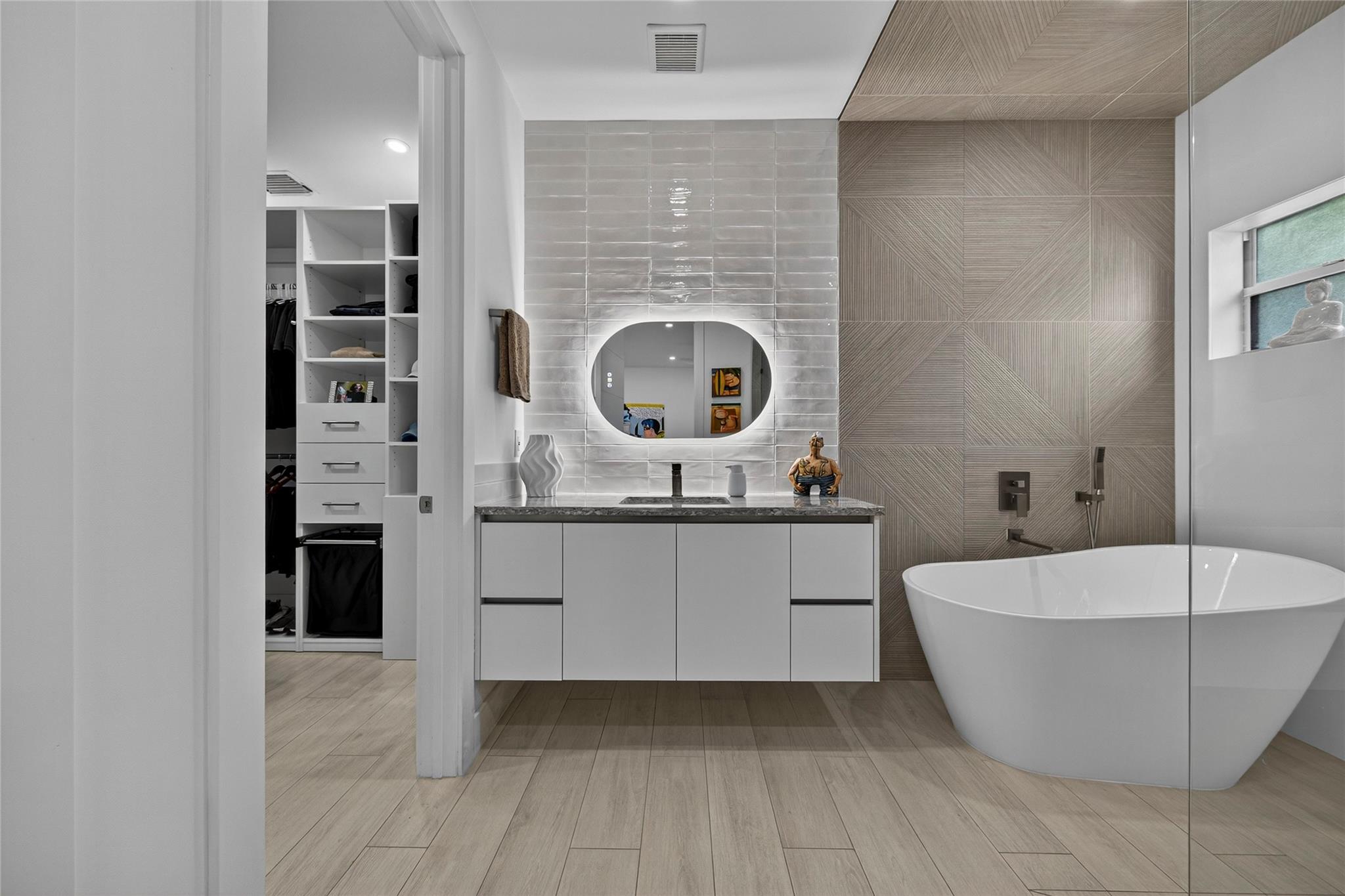 Petite - Residential