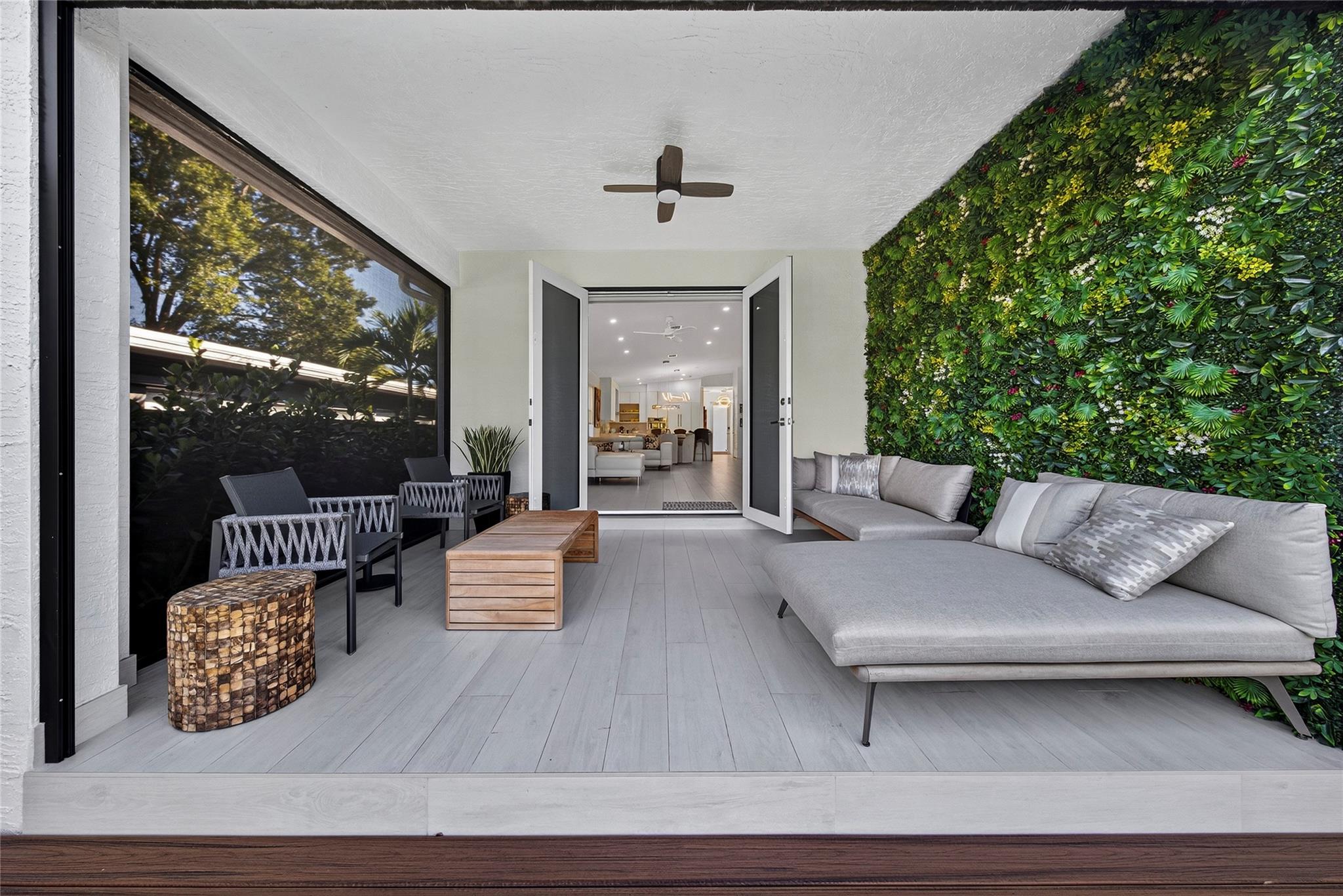 Petite - Residential