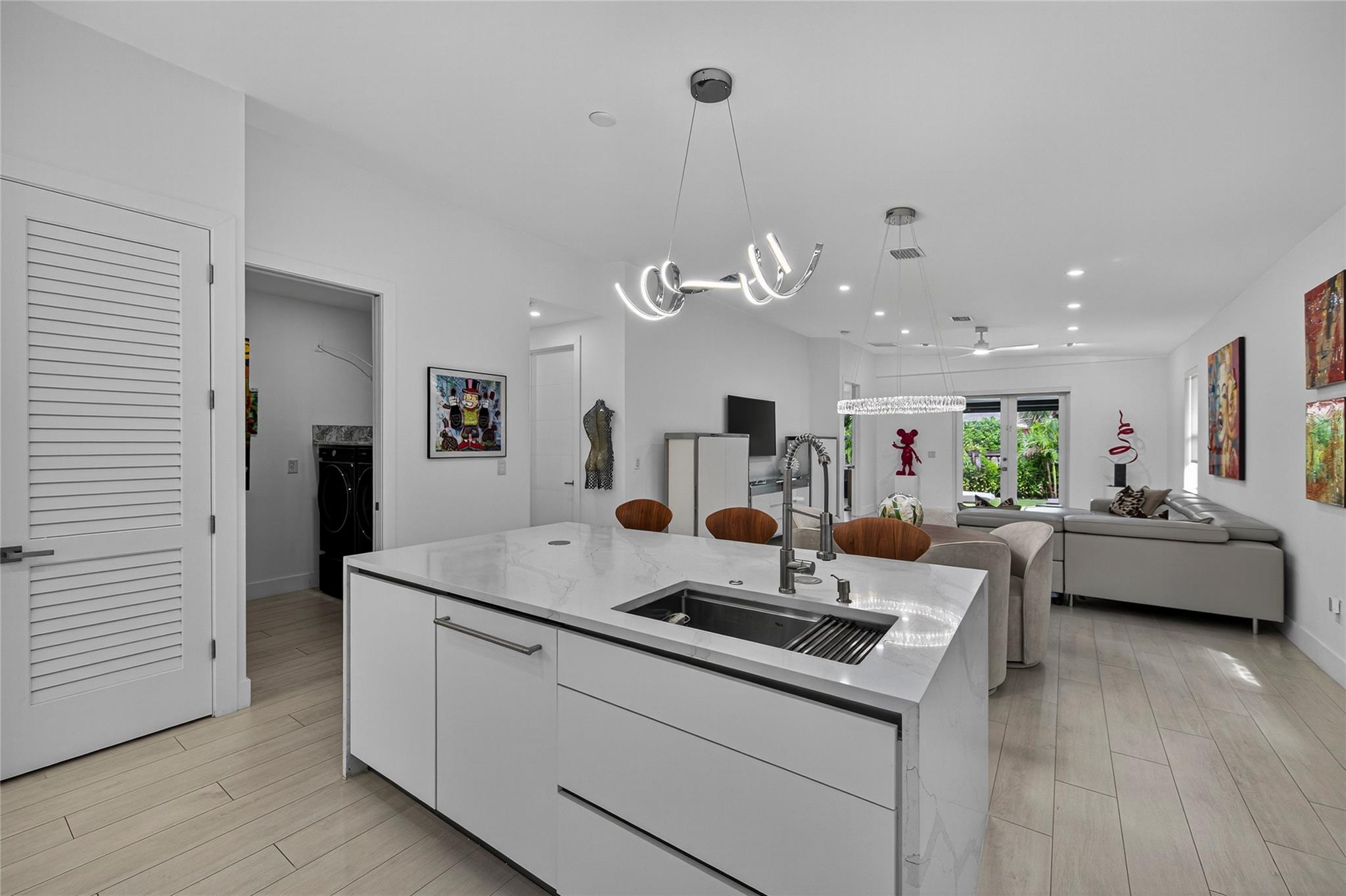 Petite - Residential