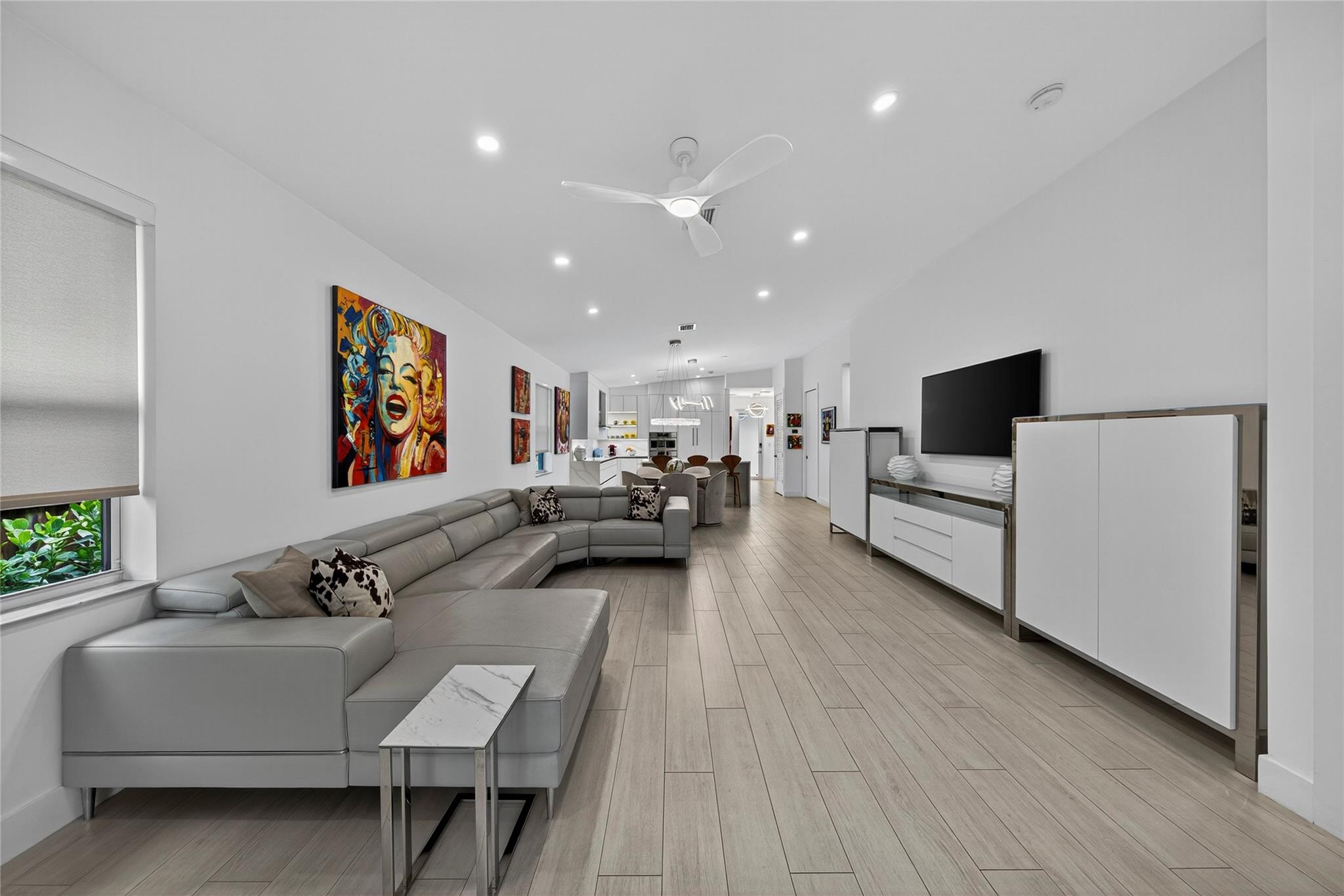 Petite - Residential