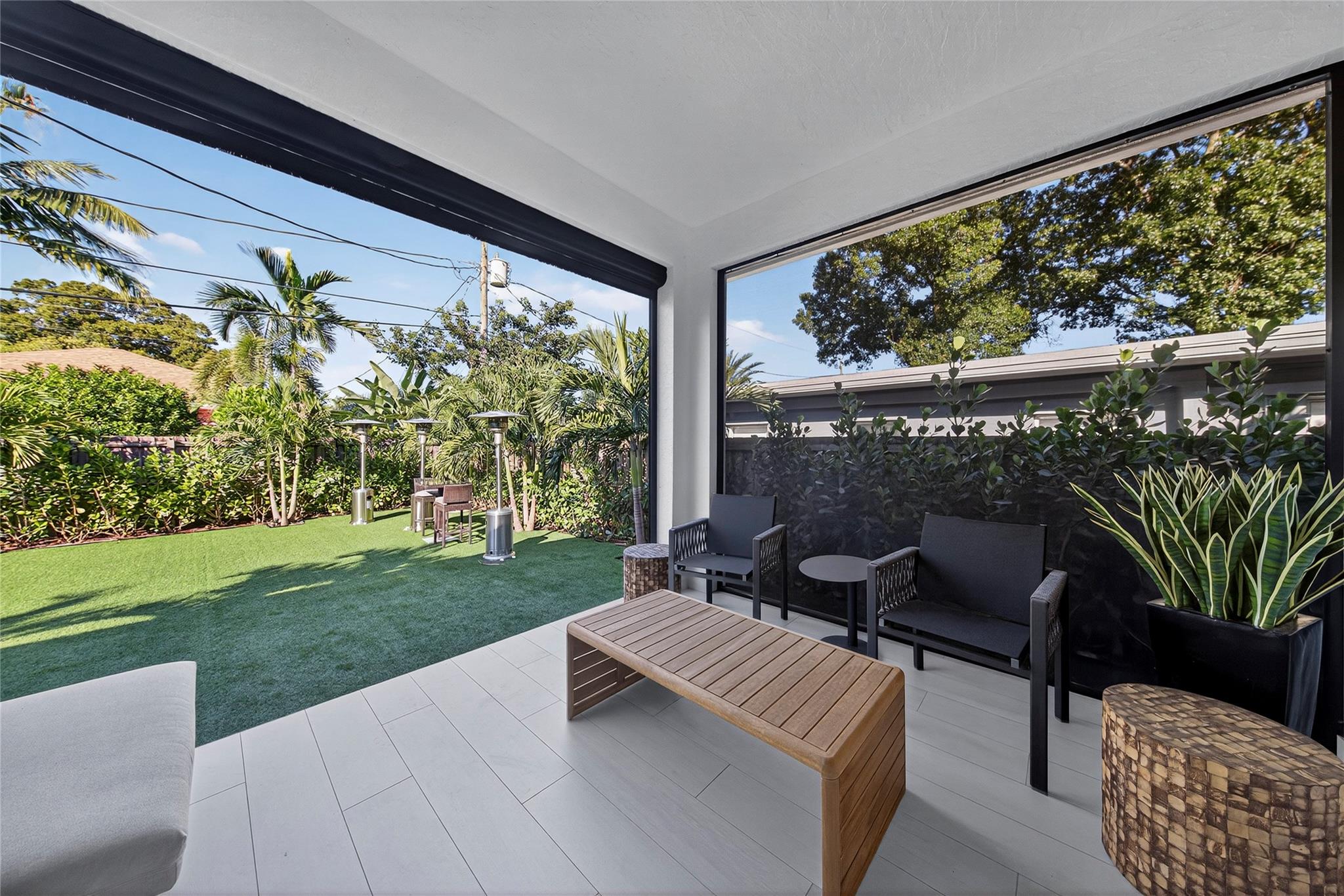 Petite - Residential