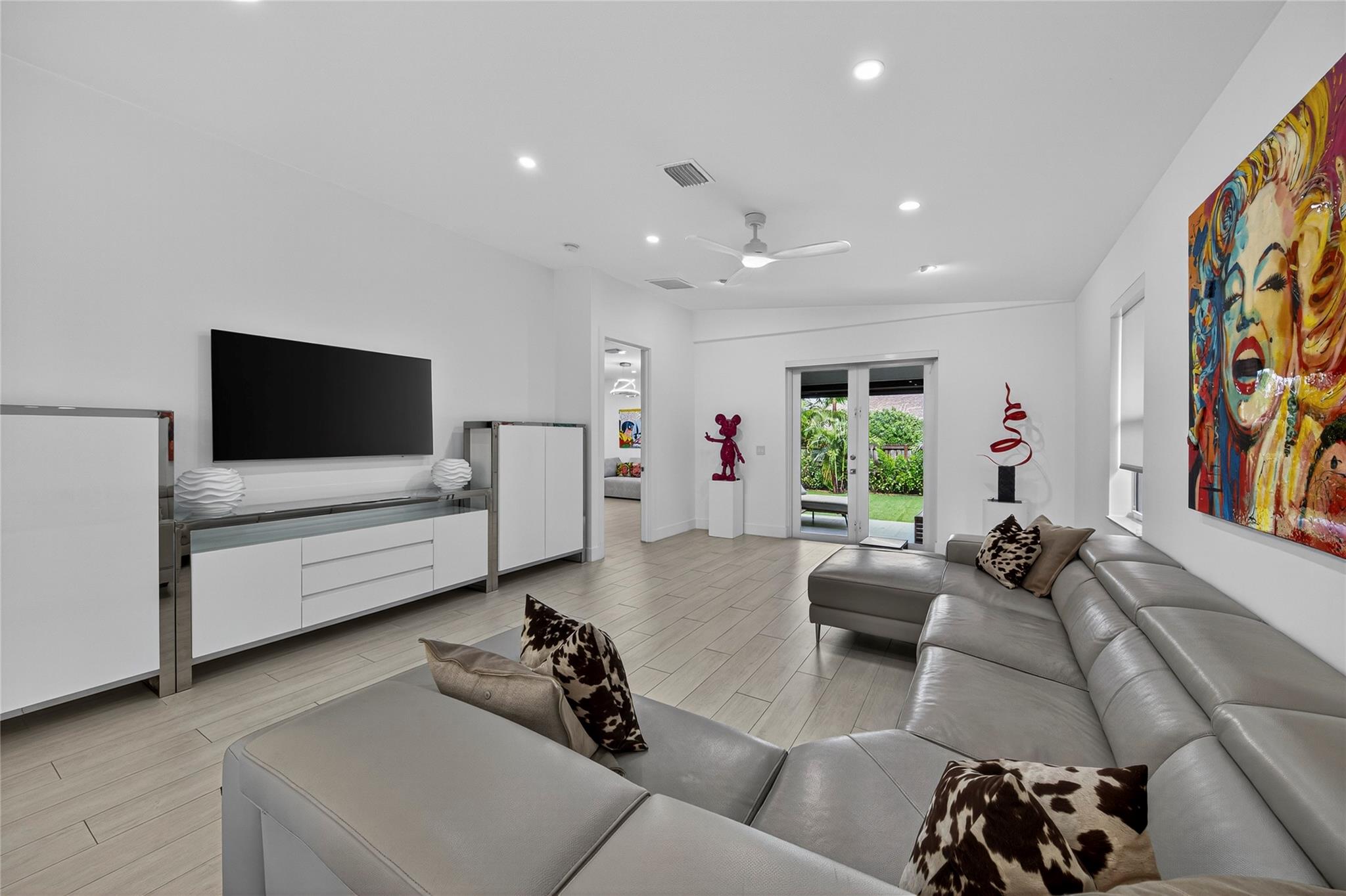 Petite - Residential