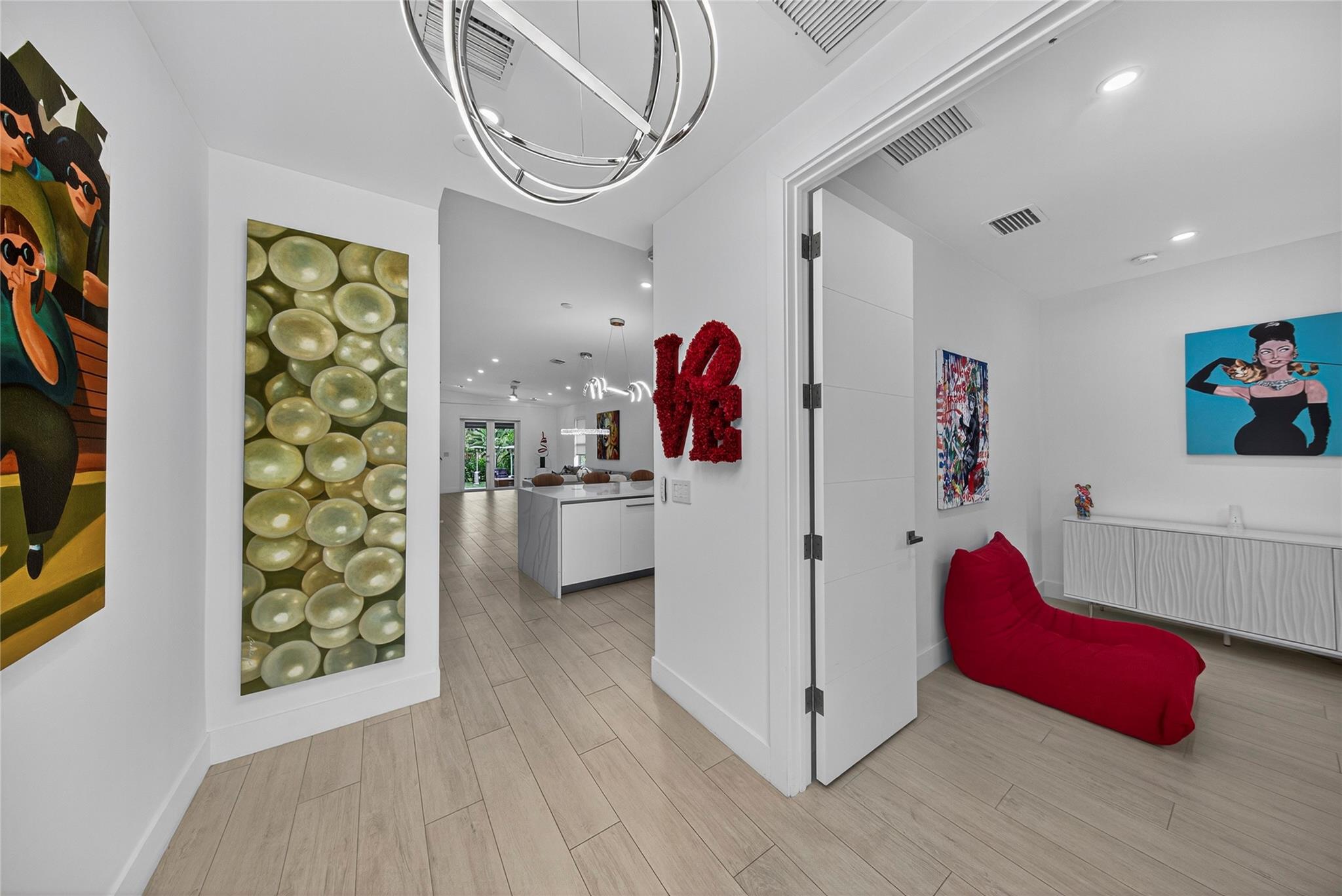 Petite - Residential