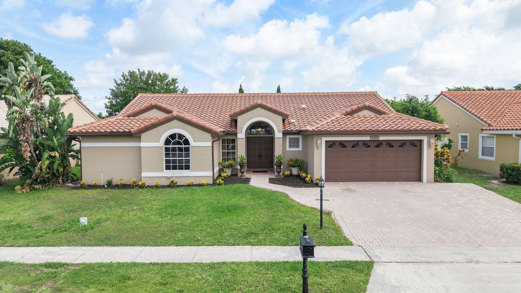 Photo of 9399 Lake Serena Drive, Boca Raton, FL 33496 (MLS # B26038168)