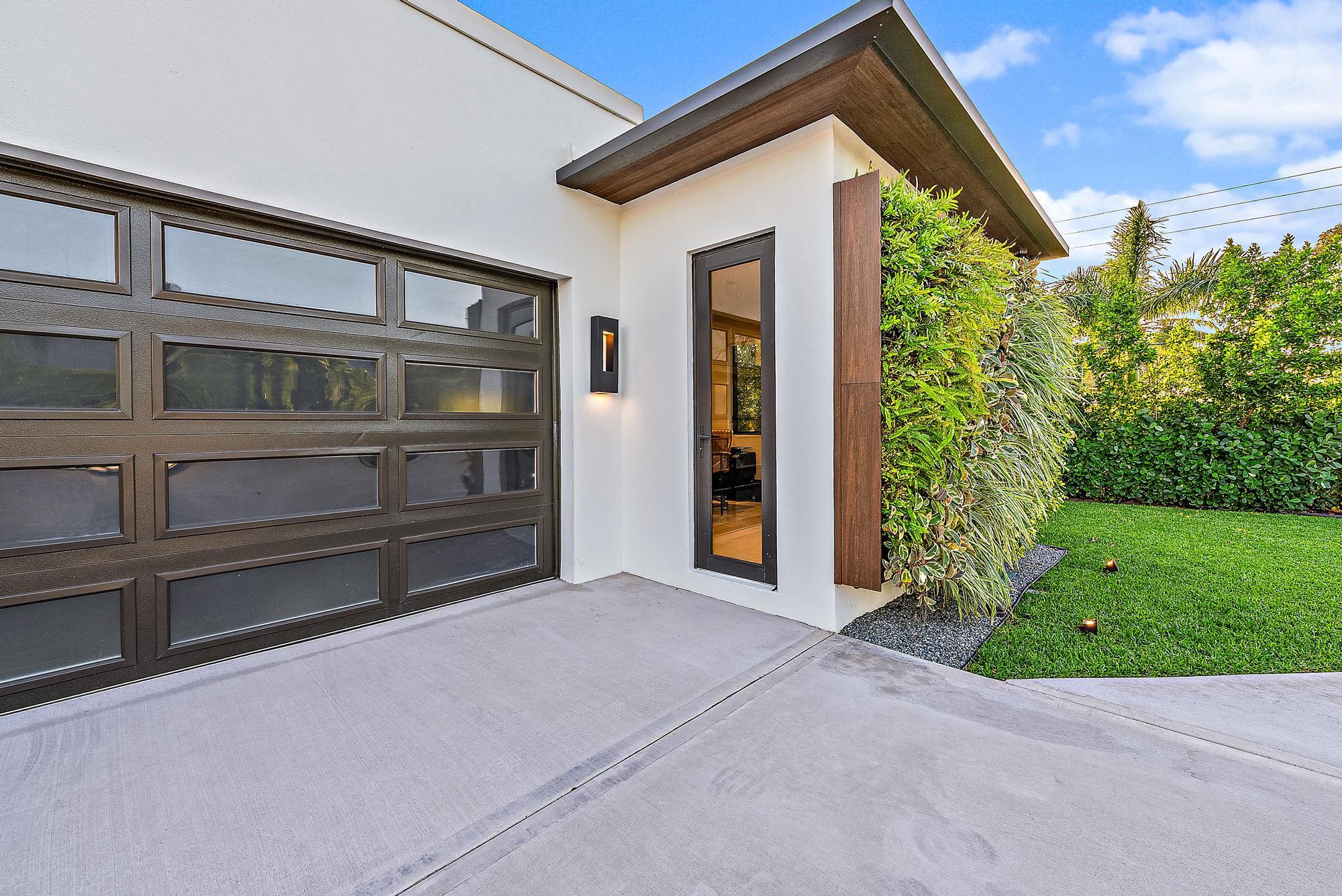 MIRAMAR SHORES - Residential