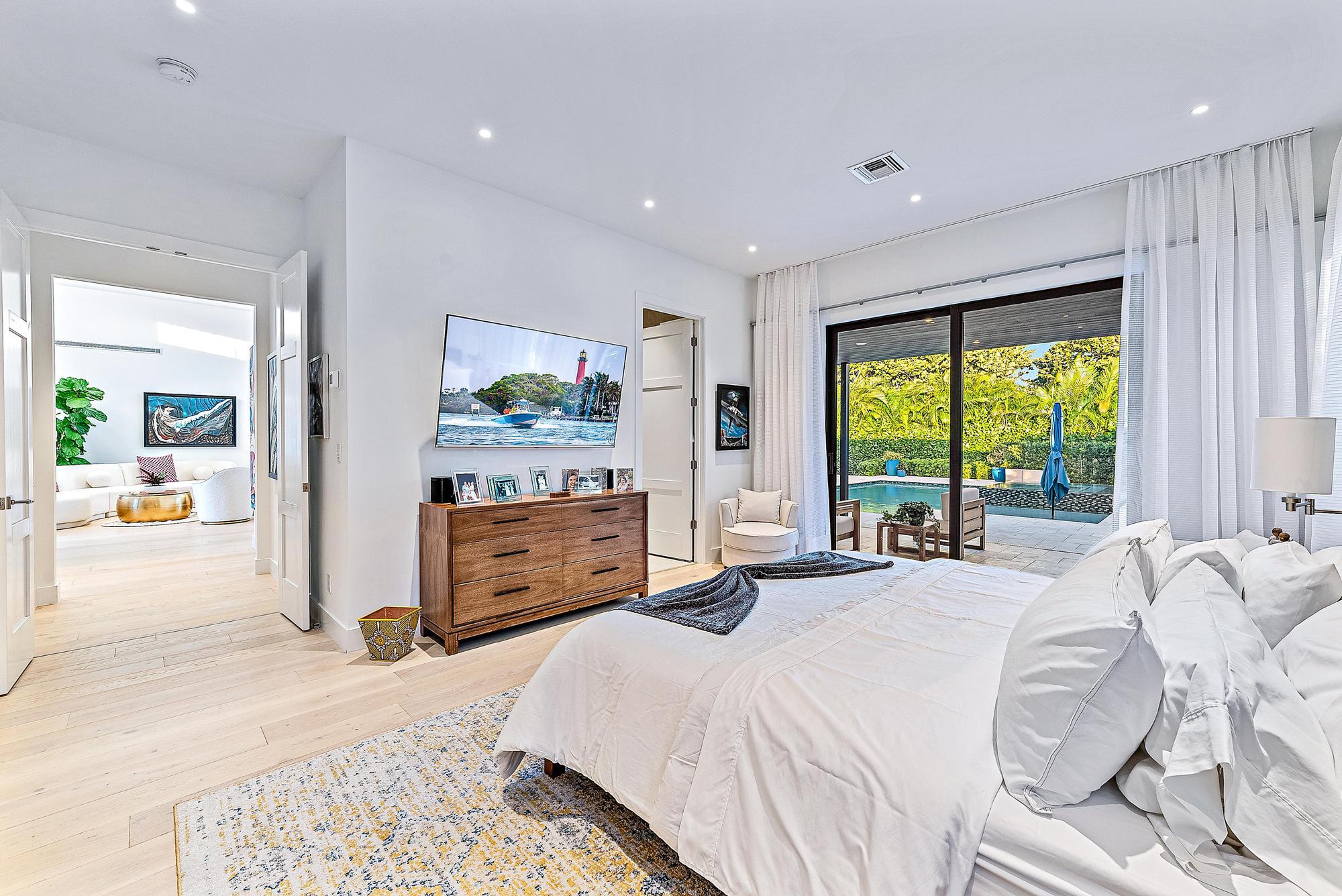 MIRAMAR SHORES - Residential