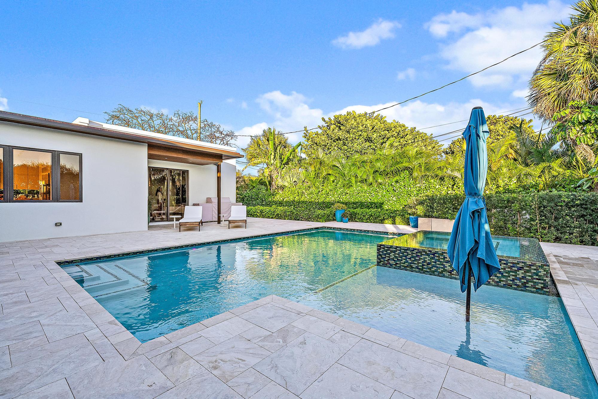 MIRAMAR SHORES - Residential