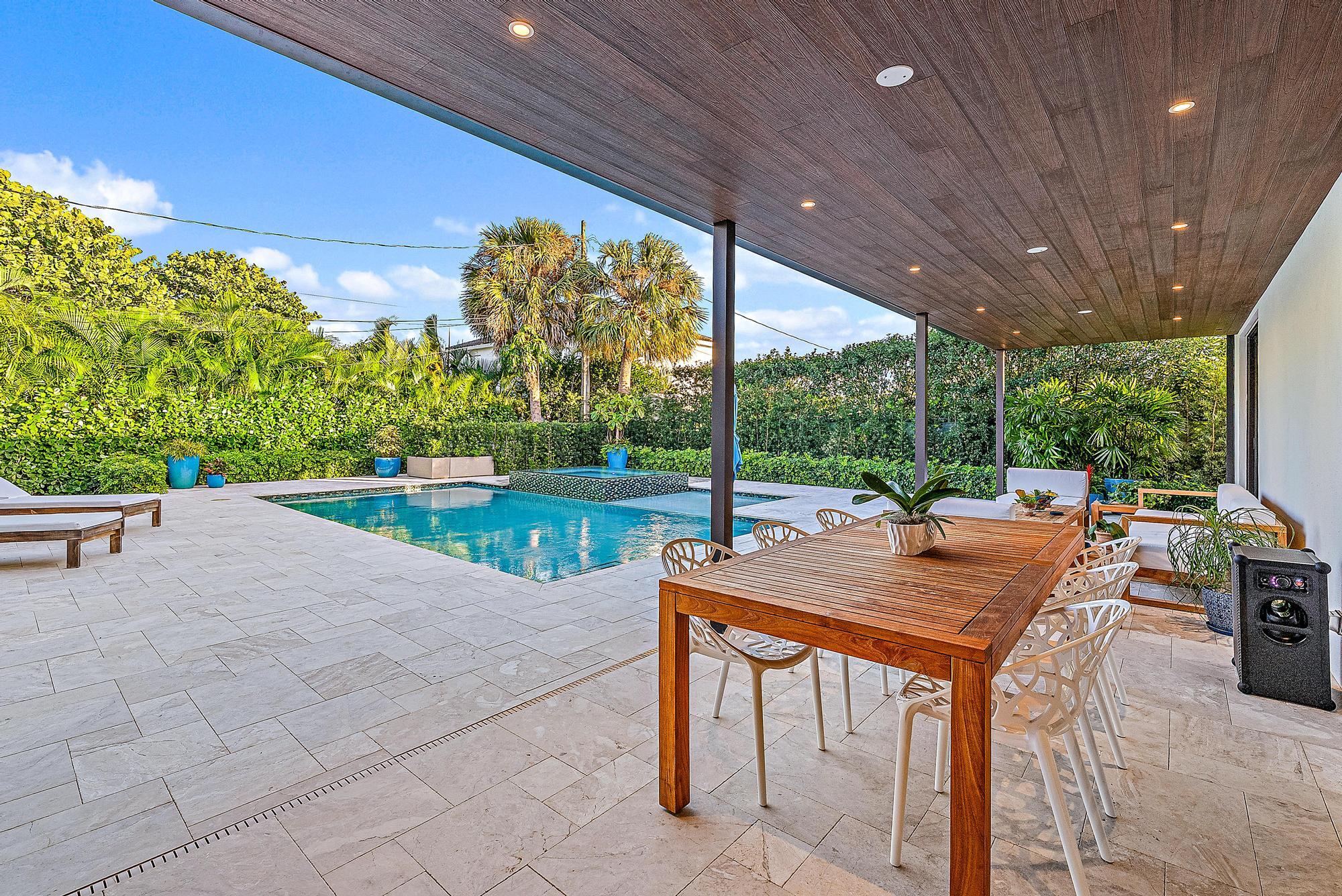 MIRAMAR SHORES - Residential