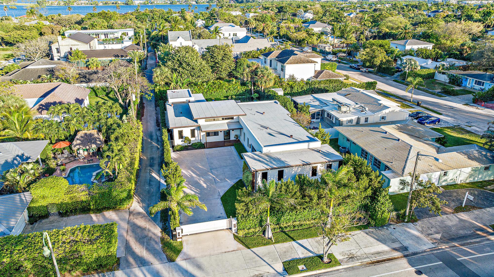 MIRAMAR SHORES - Residential