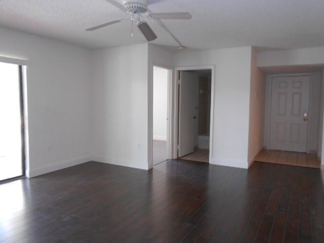250 Palm Cir 303