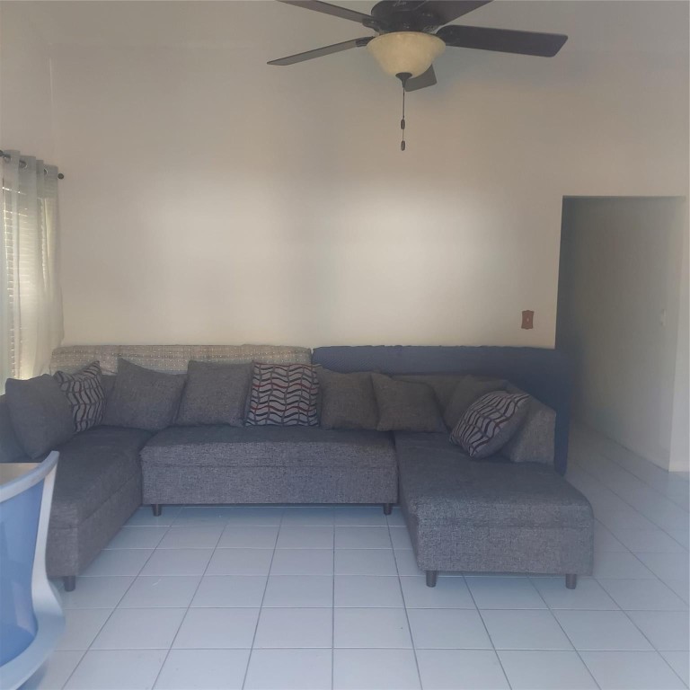 Lyons West 137-40 B - Residential