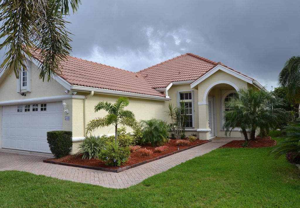 Photo of 538 SW New Castle Cove, Port Saint Lucie, FL 34986 (MLS # R10782053)
