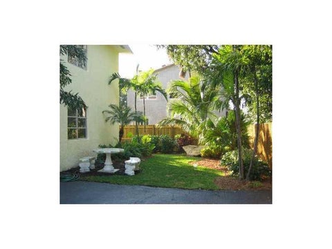 Tiny photo for 3421 NE 15th Avenue #9, Oakland Park, FL 33334 (MLS # B26079319)