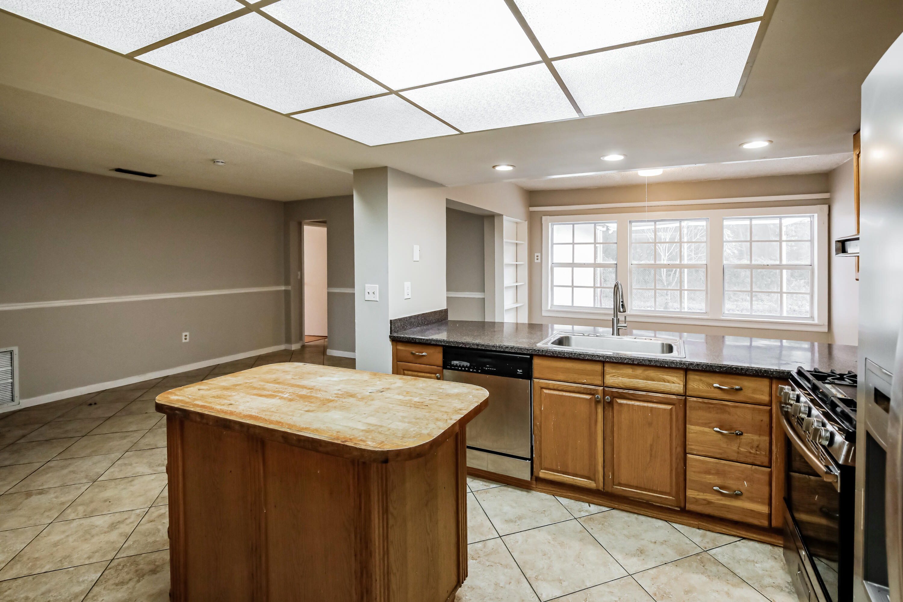 KNOLLS 1ST SECTION - Residential