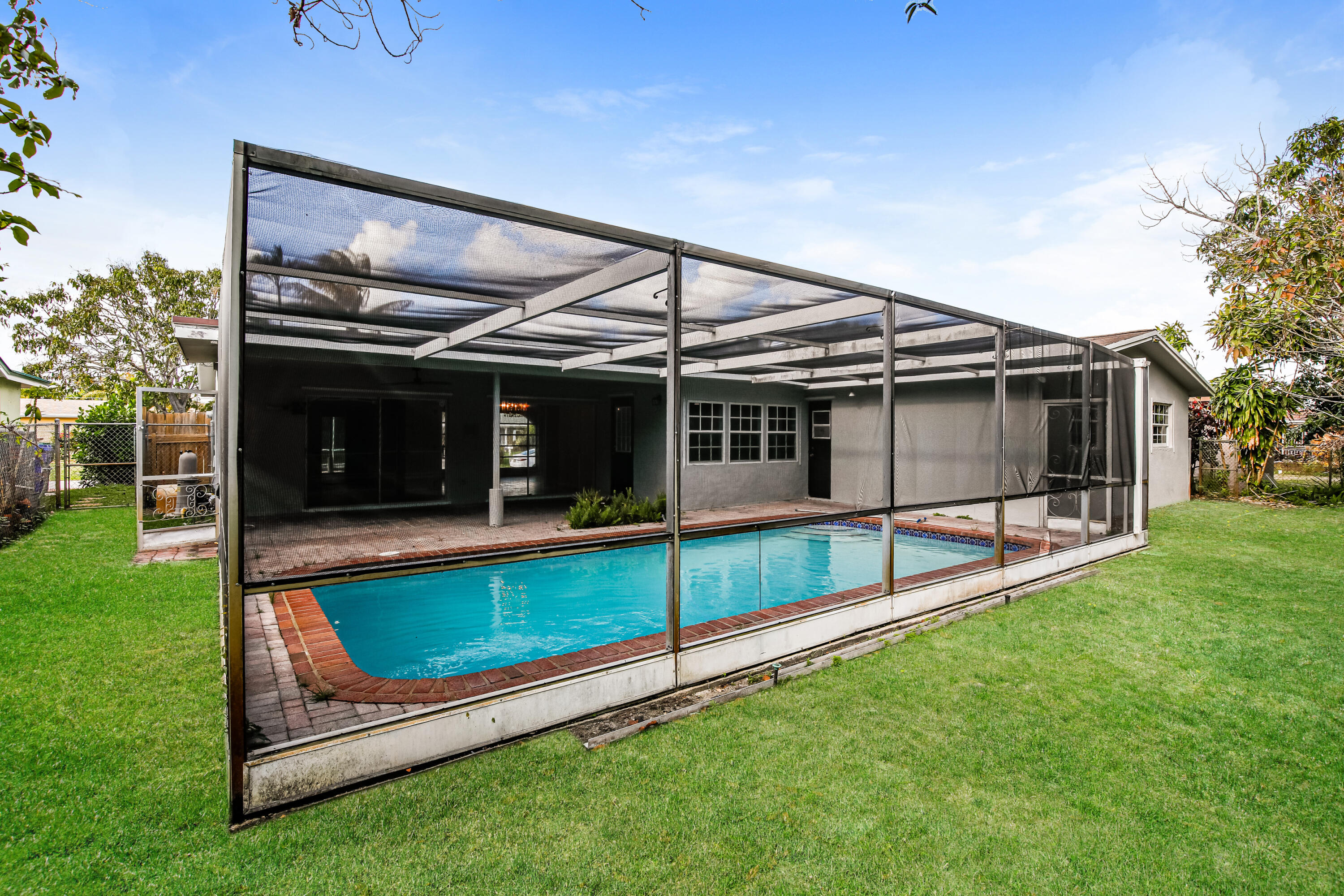 KNOLLS 1ST SECTION - Residential