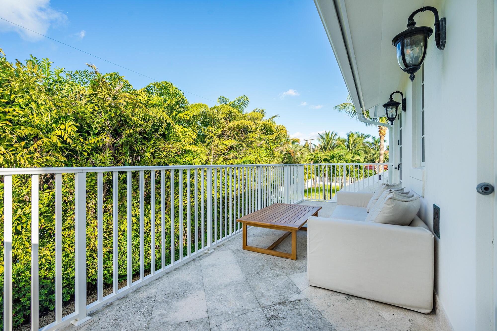 EL ENCANTO IN - Residential Lease