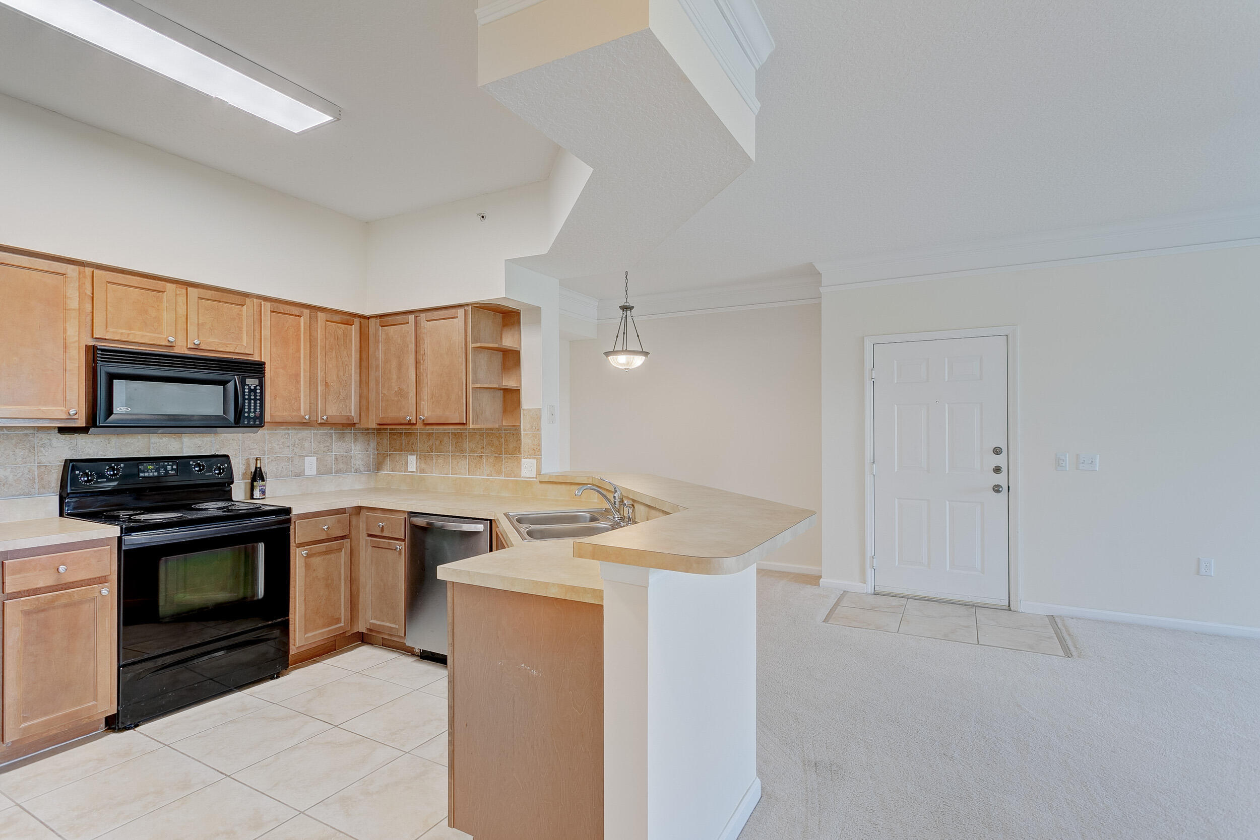 FIORE AT THE GARDENS CONDO - Residential Lease