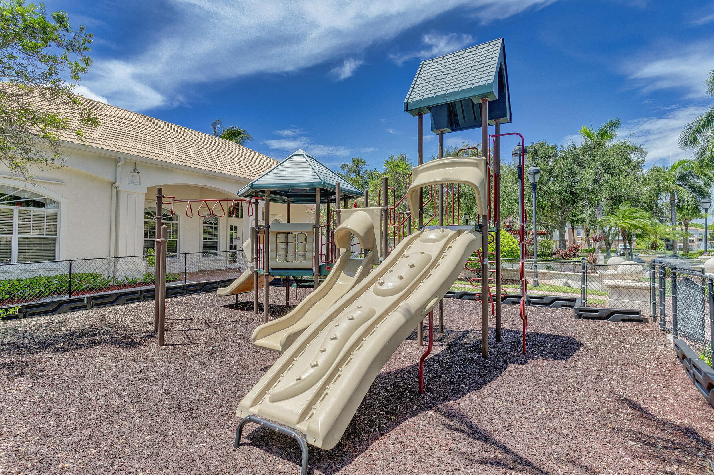 FIORE AT THE GARDENS CONDO - Residential Lease