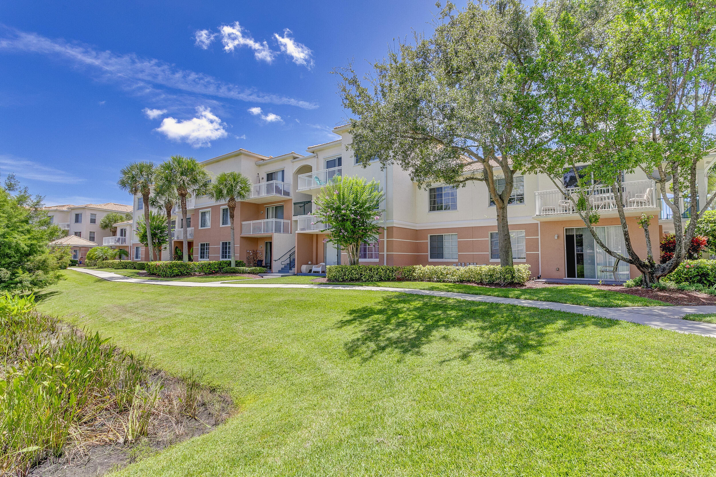 FIORE AT THE GARDENS CONDO - Residential Lease