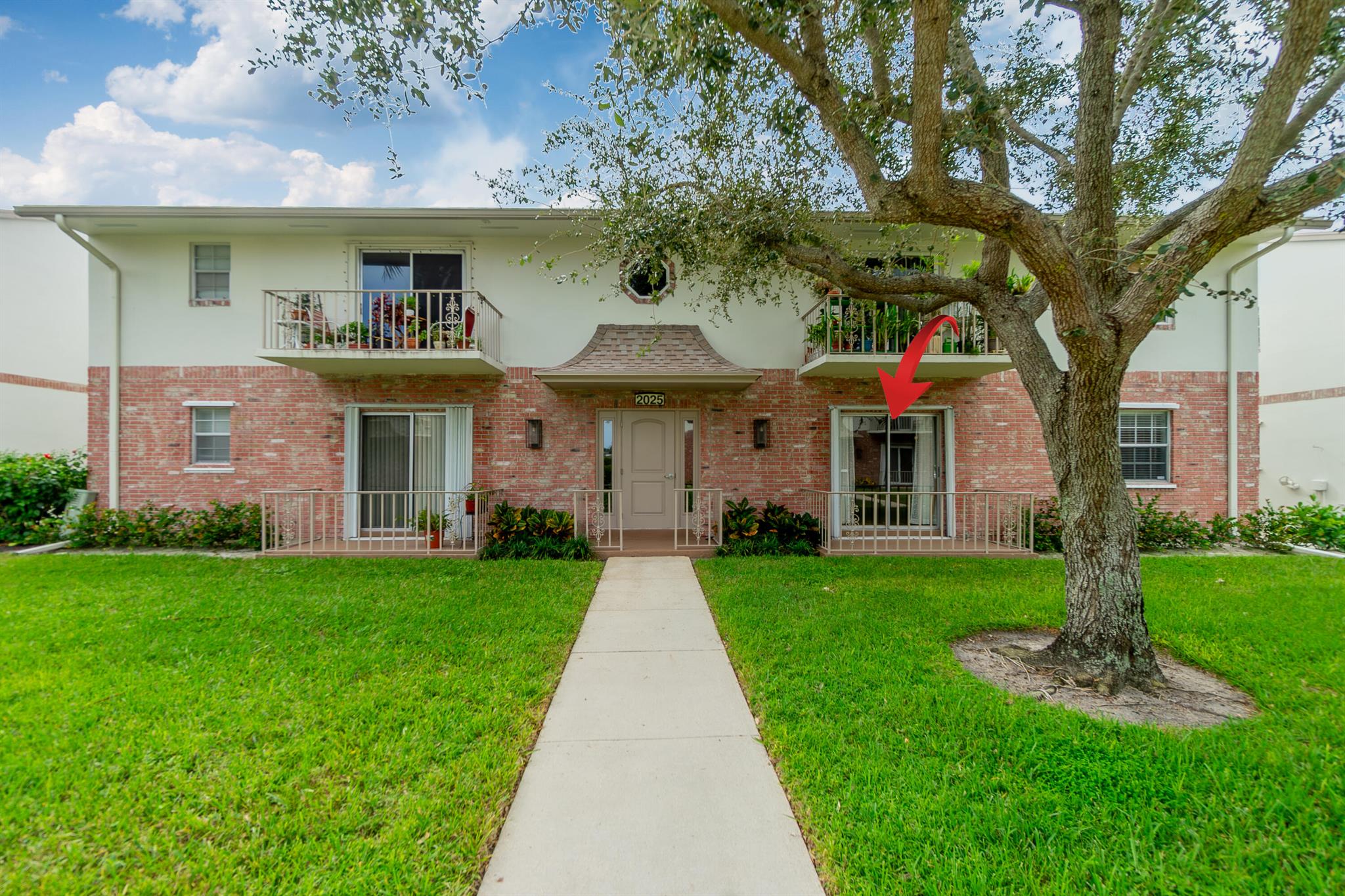 ALL AGES COMMUNITY WITH POOL - CLOSE TO BEAUTIFUL BEACHES! Welcome to Squire Hill, Boynton Beach's Best Kept Secret. This low-rise building has a newer roof and no assessments for maintenance expected. This attractive community has made many improvements in the last 5 years. Must see to appreciate this spacious 2 Bedroom, 2 Full Bathroom condo with an outdoor covered porch off of the living room. New Vinyl Flooring throughout living areas and both bedrooms make it easy to clean. Close to community pool and laundry, shopping and restaurants are close by as well as the Boynton Harbor Marina, Library/City Hall, playgrounds and parks downtown. Buyer can purchase for as little as 5% down with Conventional Financing.