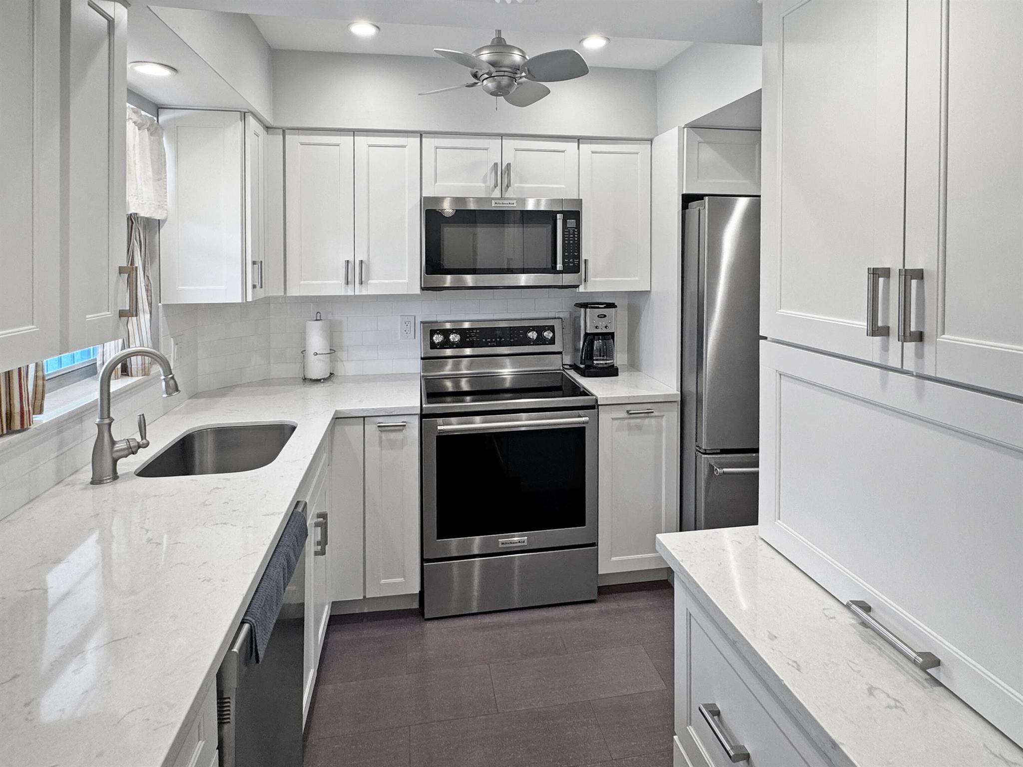 LITTLE CLUB CONDO - Residential