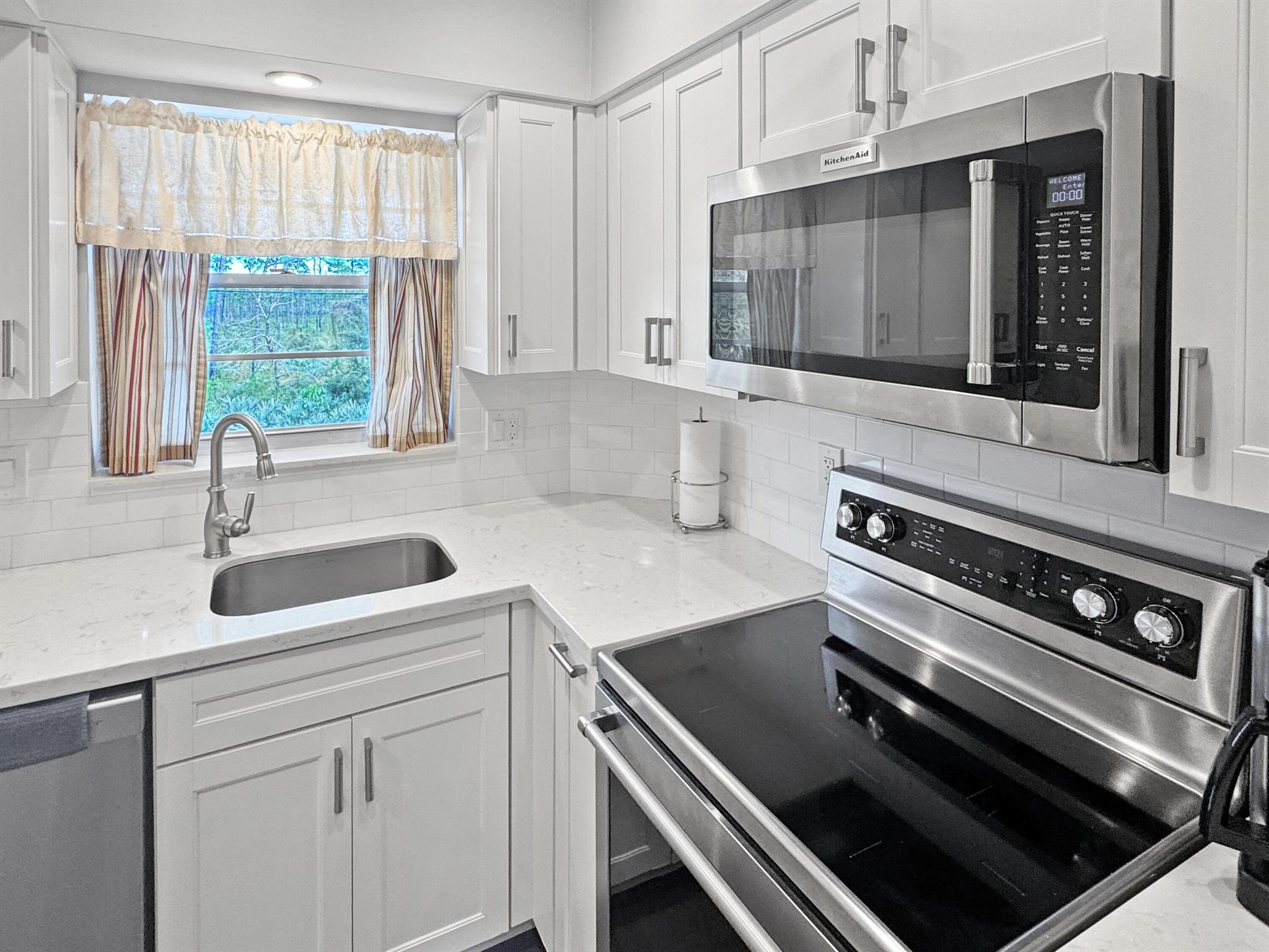 LITTLE CLUB CONDO - Residential