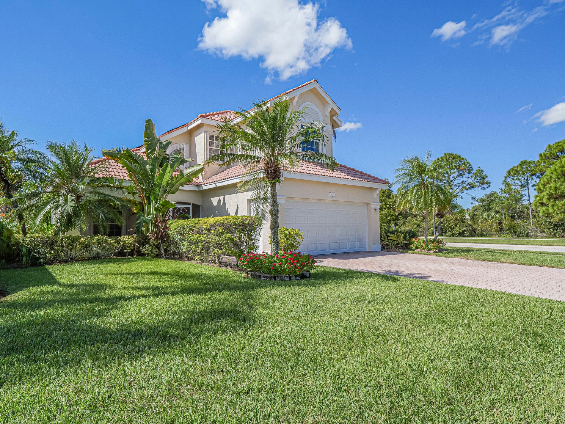 564 SW SAINT KITTS Cove