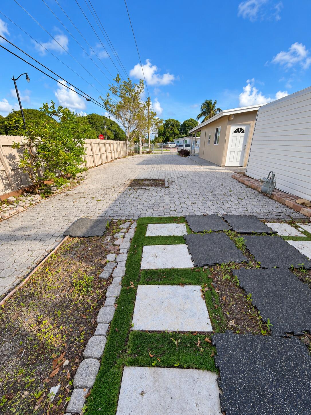 1500 NE 42ND Court