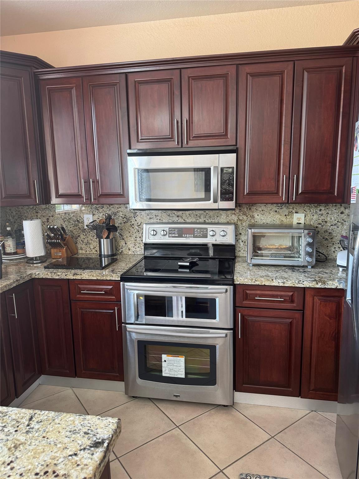 GRAND LAKES PHASE I - Residential Lease