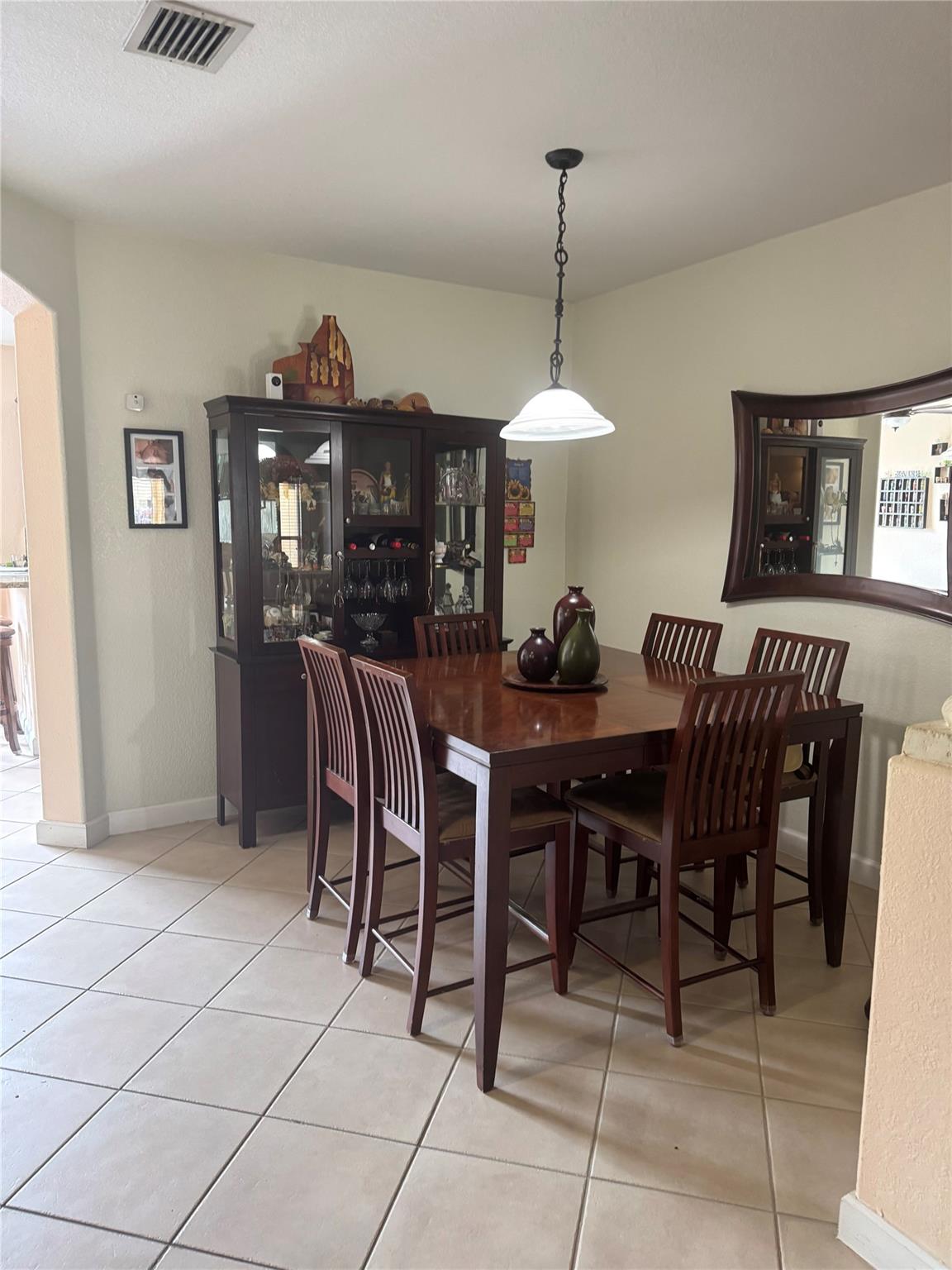 GRAND LAKES PHASE I - Residential Lease