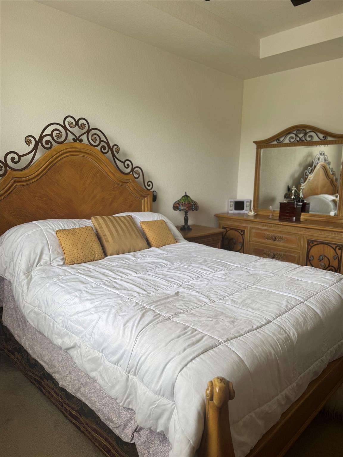 GRAND LAKES PHASE I - Residential Lease