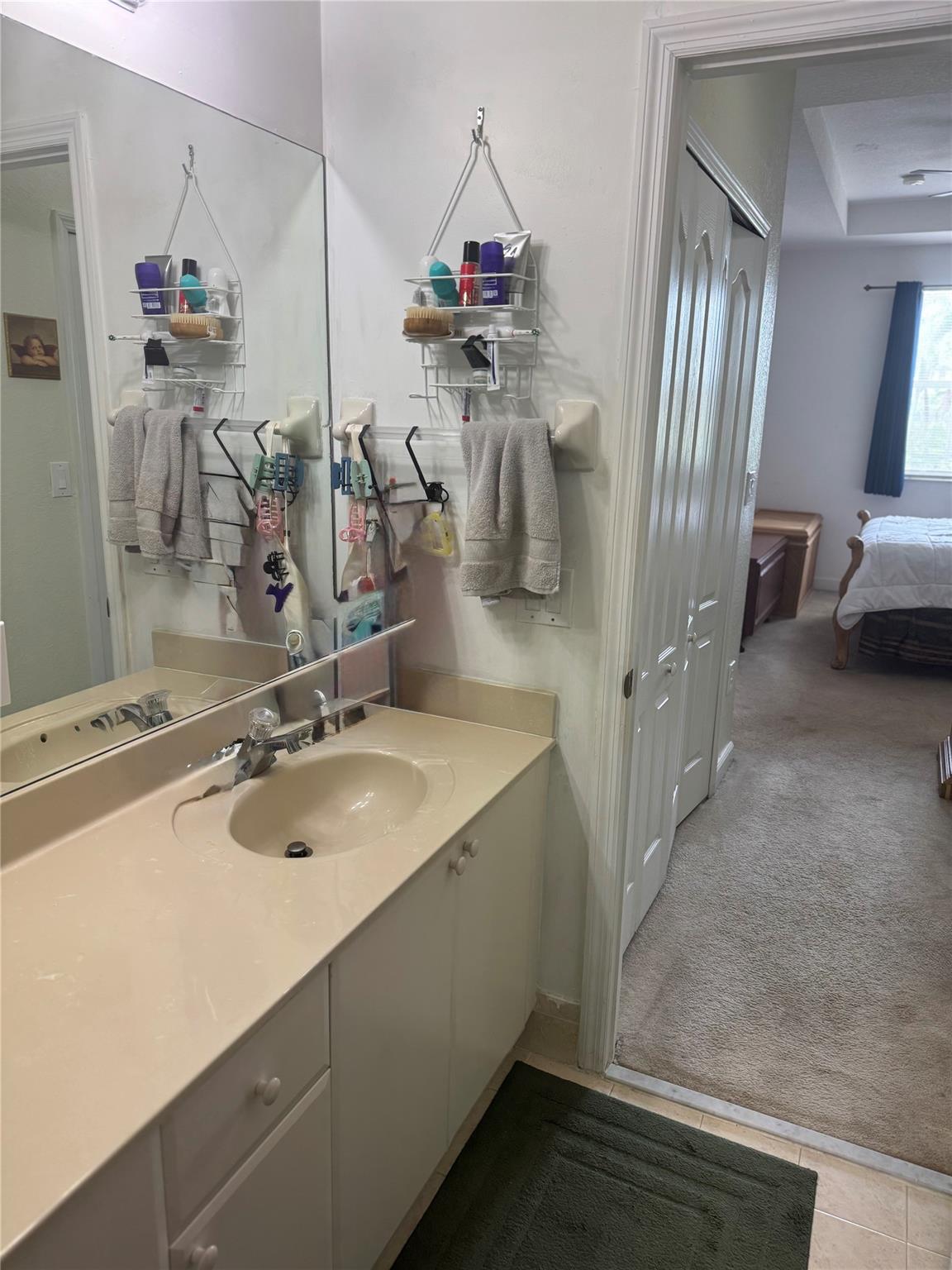 GRAND LAKES PHASE I - Residential Lease