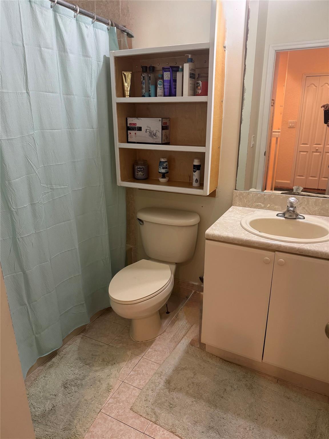 GRAND LAKES PHASE I - Residential Lease