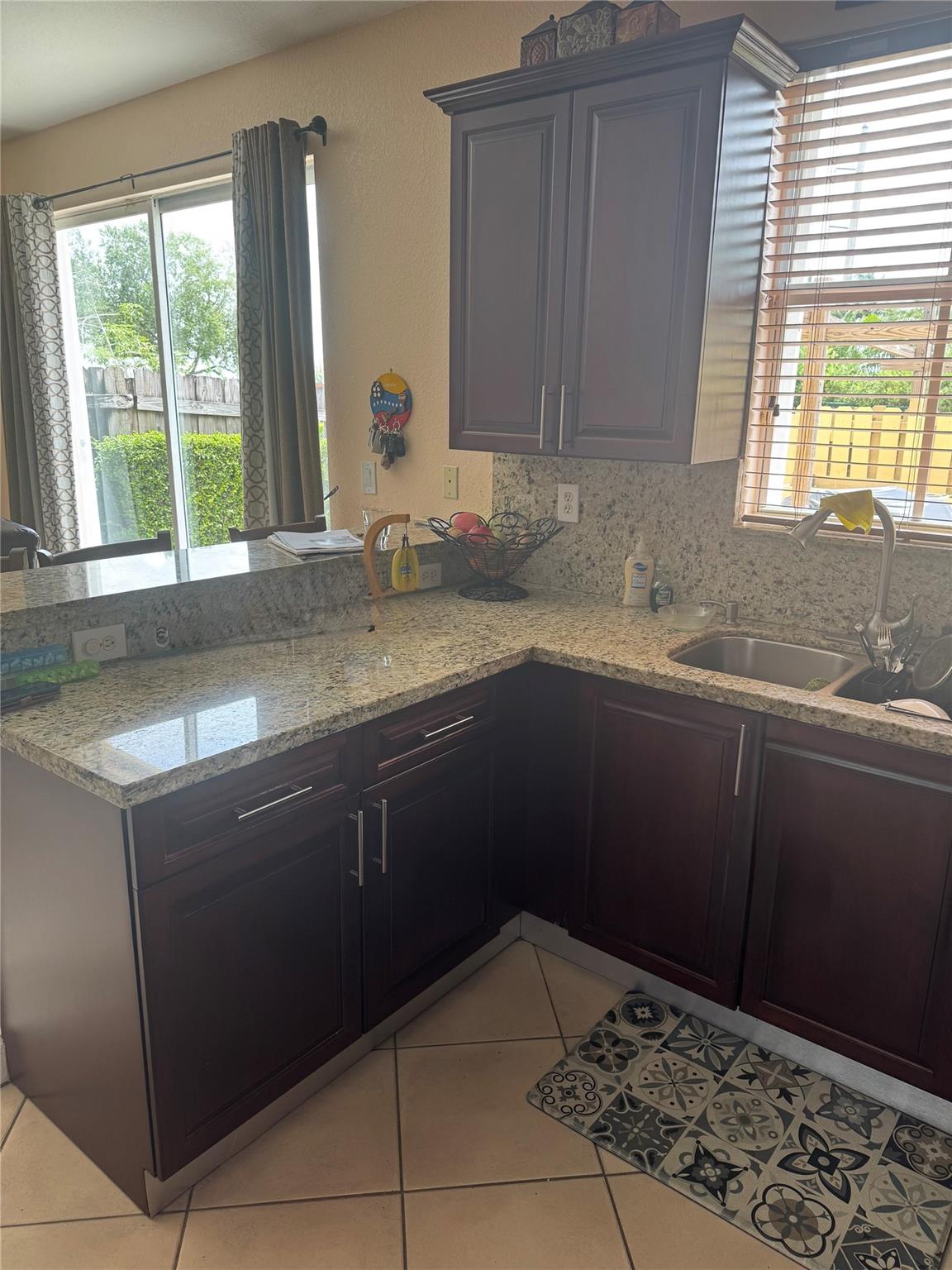 GRAND LAKES PHASE I - Residential Lease
