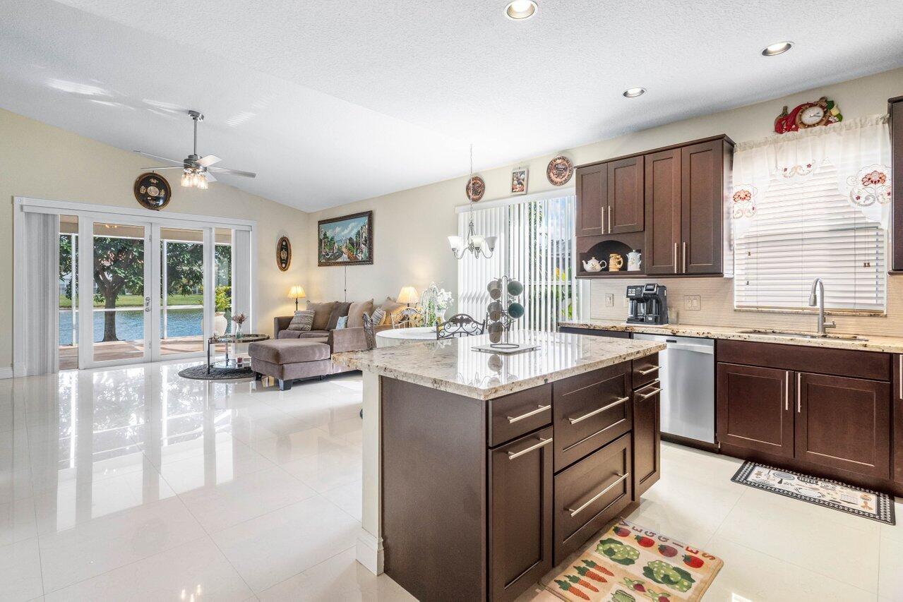 MIZNER POINTE OF BOCA VIA ANCHO - Residential
