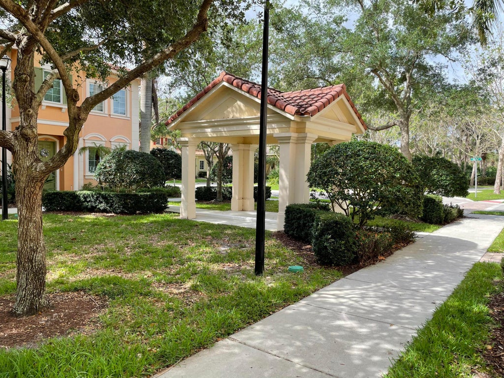 Photo of 149 Glencullen Circle, Jupiter, FL 33458 (MLS # B26081394)