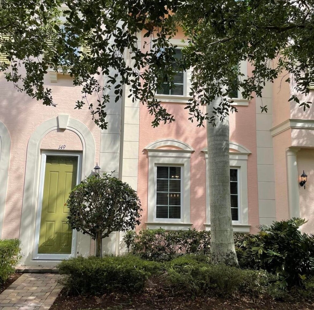 Photo of 149 Glencullen Circle, Jupiter, FL 33458 (MLS # B26081394)