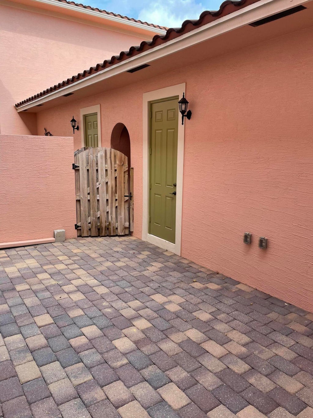 Photo of 149 Glencullen Circle, Jupiter, FL 33458 (MLS # B26081394)