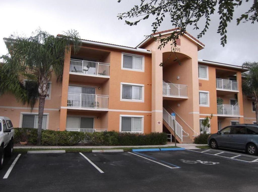 Photo of 191 SW Palm Drive Dr #204, Port St Lucie, FL 34986 (MLS # R10792580)