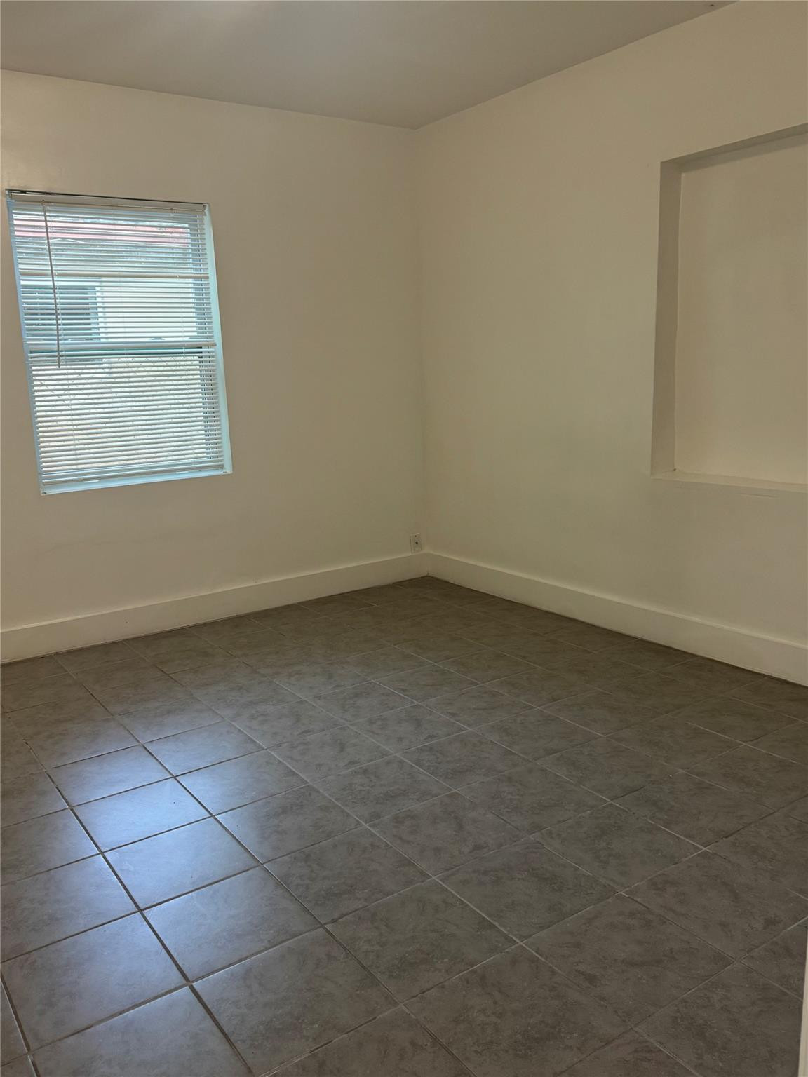 BREEZYWAY MANOR ADD - Residential Lease