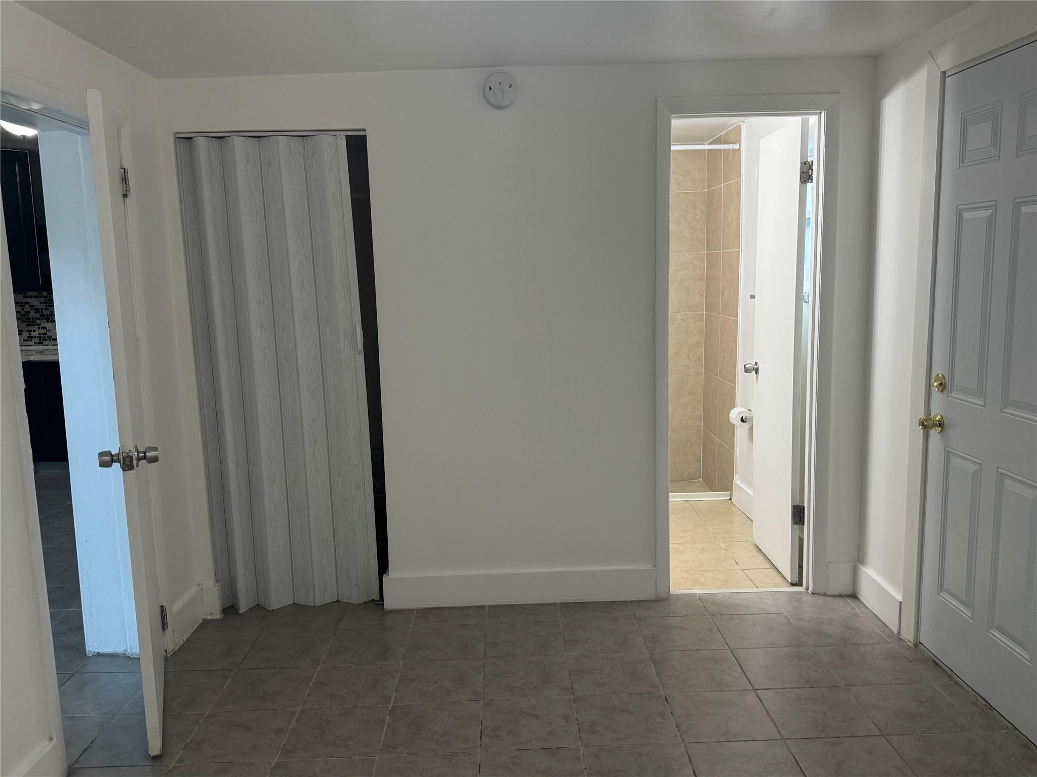 BREEZYWAY MANOR ADD - Residential Lease