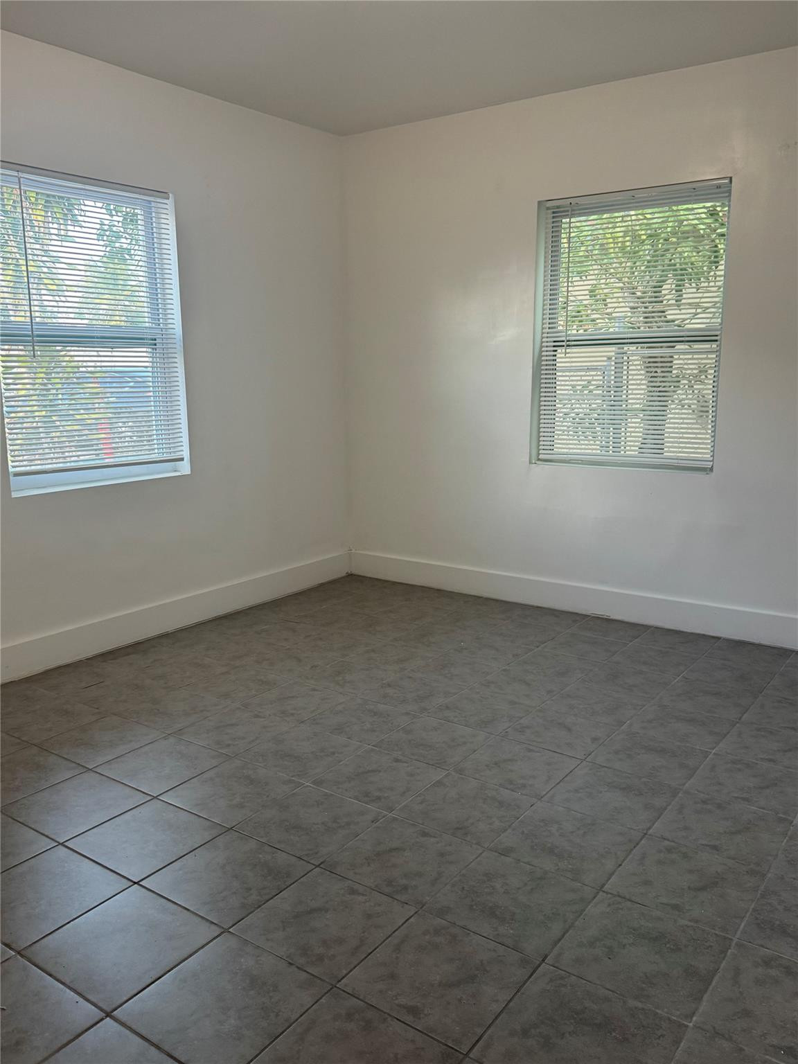 BREEZYWAY MANOR ADD - Residential Lease