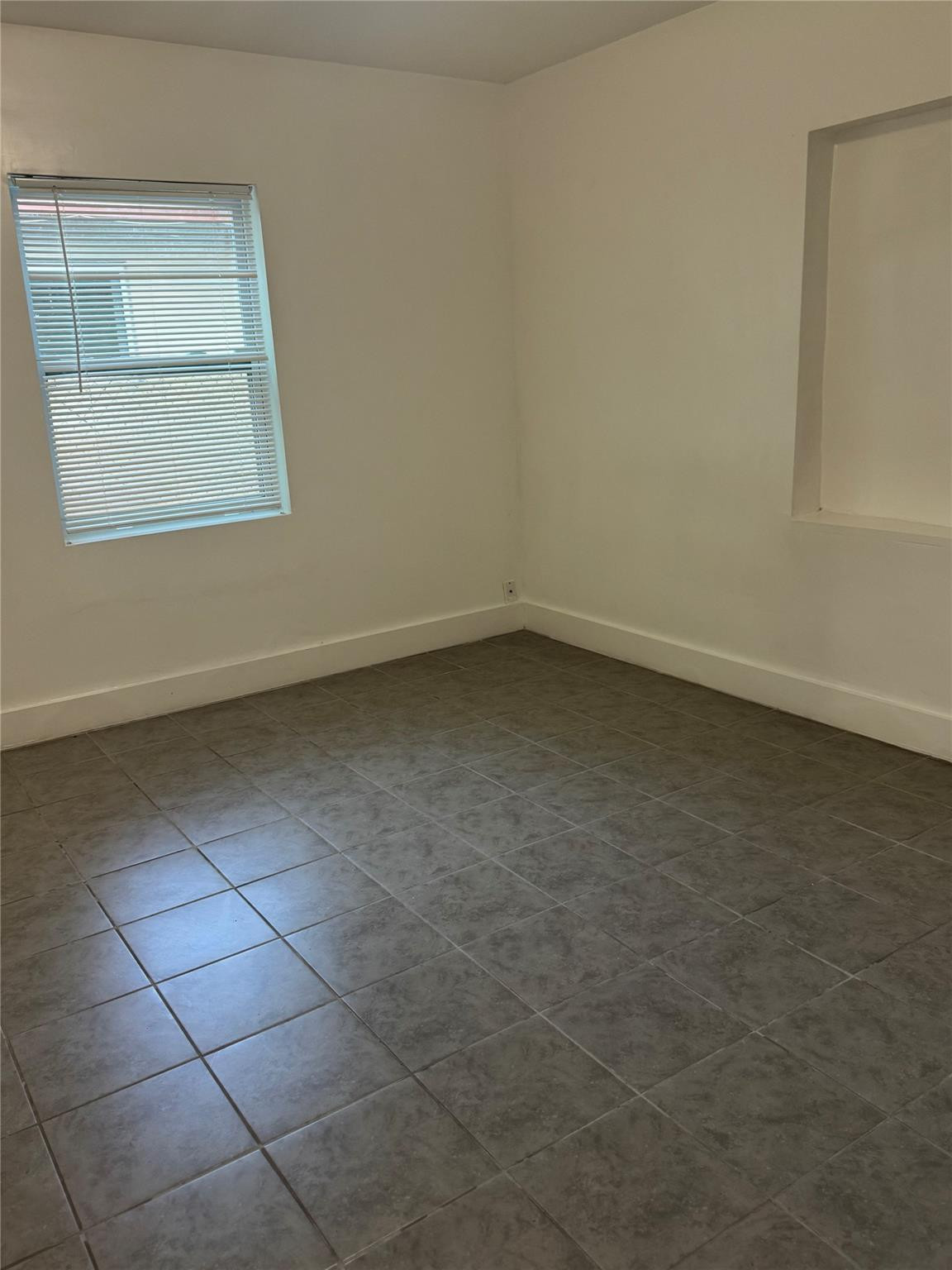 BREEZYWAY MANOR ADD - Residential Lease